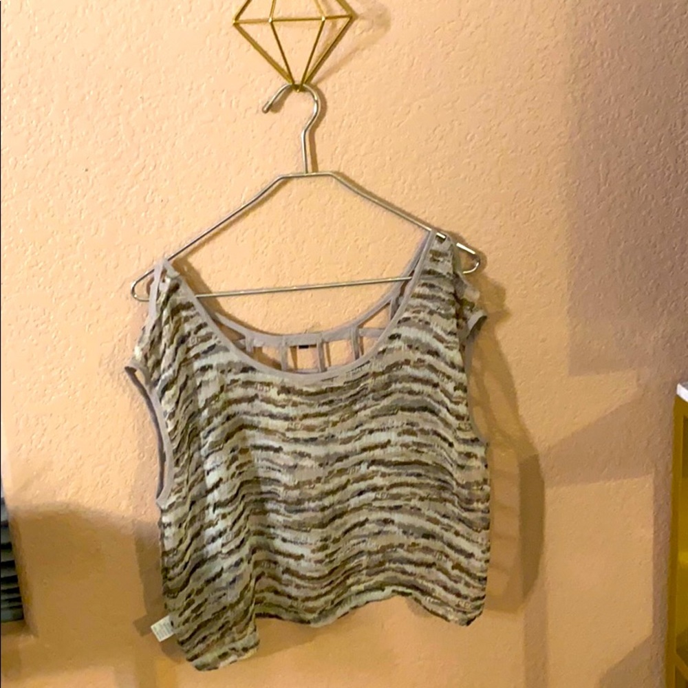 Chiffon geometric cutout crop